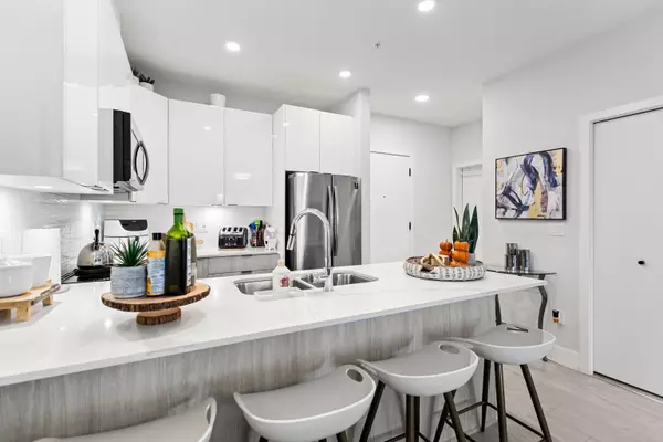 Langley, BC V3A 0N6,5486 199a ST #302