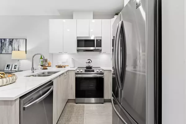 Langley, BC V3A 0N6,5486 199a ST #302