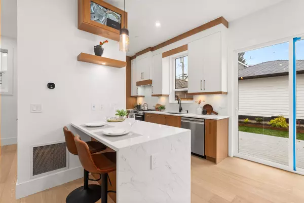 Vancouver, BC V5N 2E2,1822 E 14th AVE #2