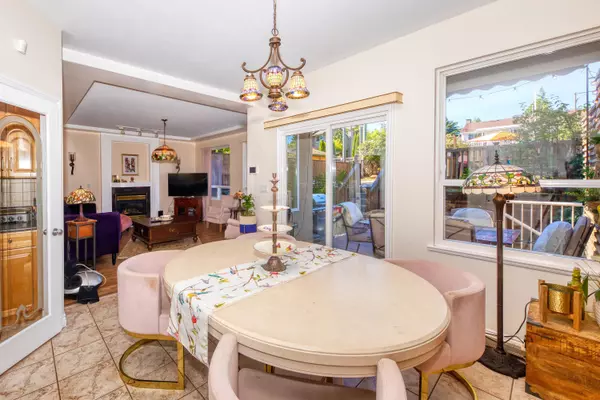 826 E 13th ST North Vancouver, BC V7L 2M9