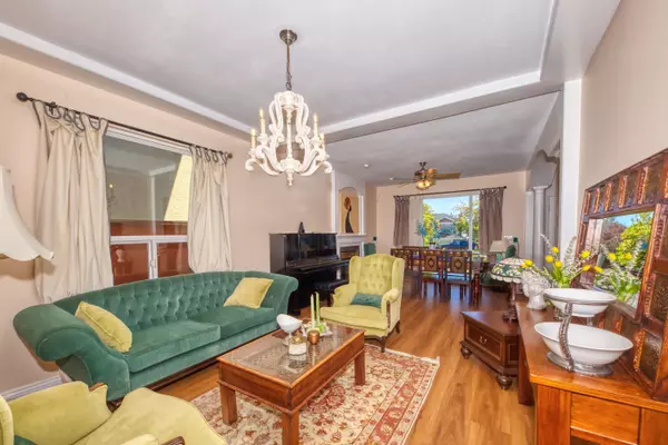 North Vancouver, BC V7L 2M9,826 E 13th ST