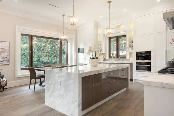 5637 Laburnum ST Vancouver, BC V6M 3S7