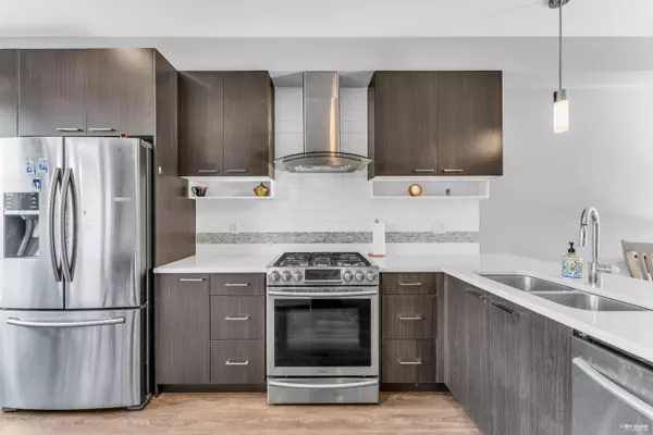 Tsawwassen, BC V4M 0B7,4688 Hawk LN #517