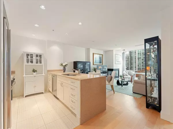 Vancouver, BC V6G 3J8,590 Nicola ST #1008