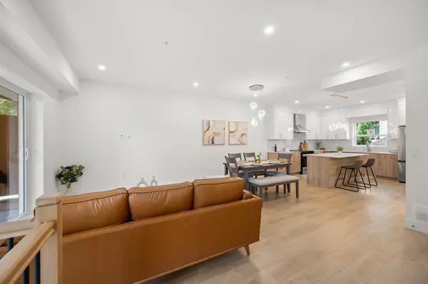 Port Coquitlam, BC V3C 1X9,2258 Kelly AVE #4