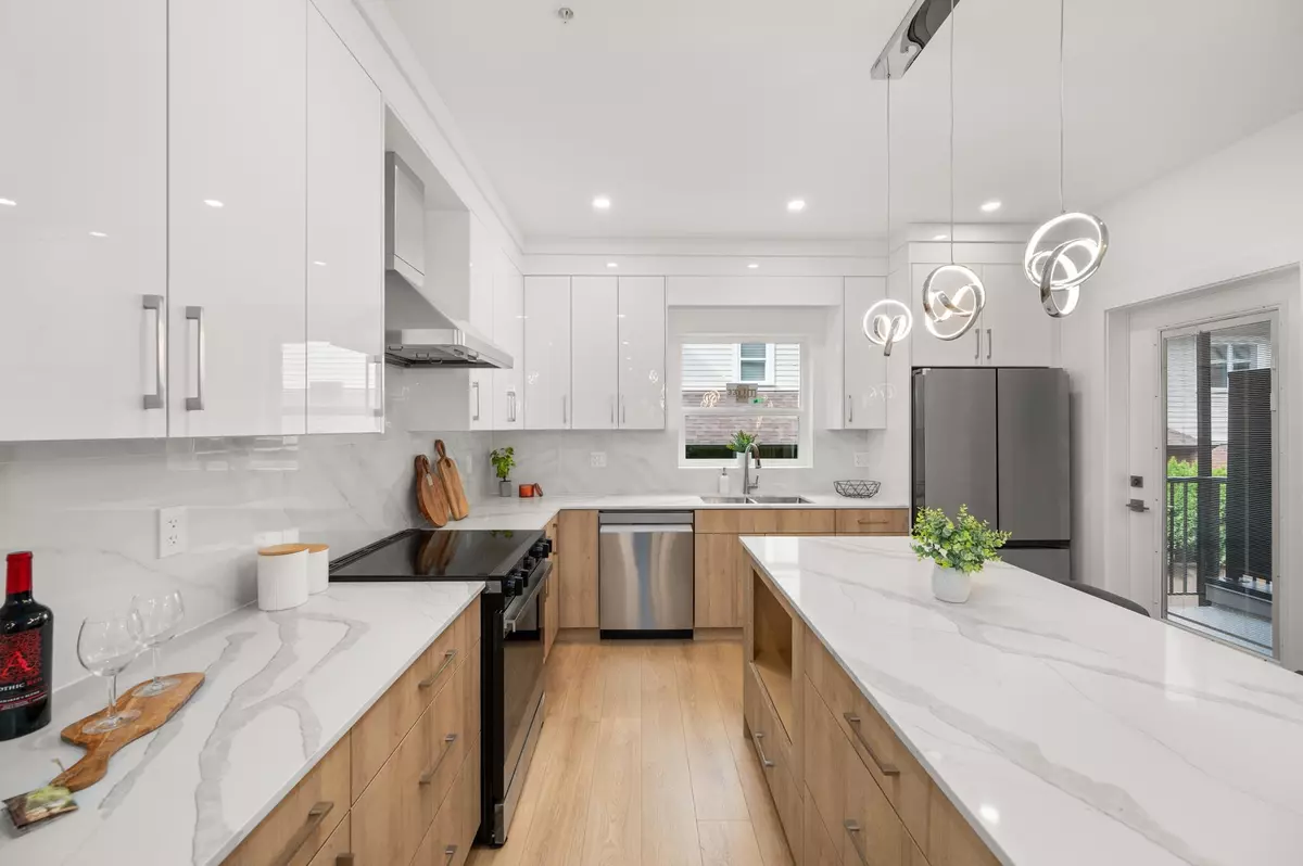 Port Coquitlam, BC V3C 1X9,2258 Kelly AVE #4