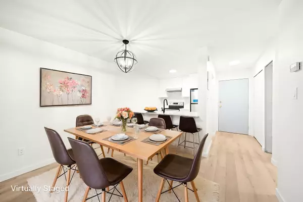 360 E 2nd ST #207, North Vancouver, BC V7L 4N6