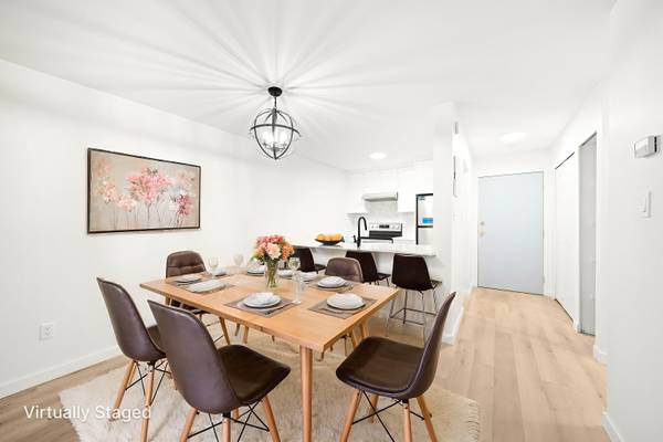 360 E 2nd ST #207, North Vancouver, BC V7L 4N6