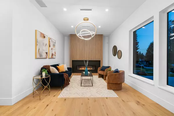 Coquitlam, BC V3J 3K7,687 Poplar ST