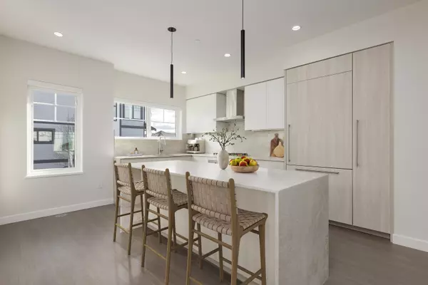 19451 Sutton AVE #100, Pitt Meadows, BC V3Y 0G6