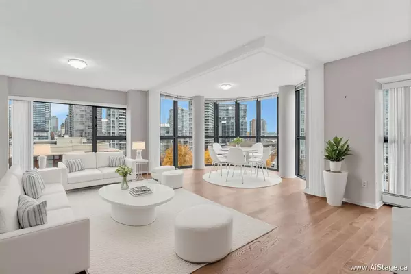 238 Alvin Narod Mews #905, Vancouver, BC V6B 5Z3