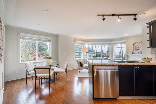 White Rock, BC V4B 2S8,15389 Roper AVE #302