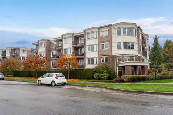 15389 Roper AVE #302, White Rock, BC V4B 2S8