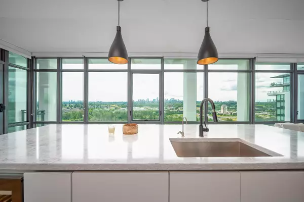 Burnaby, BC V5C 0K2,2378 Alpha AVE #2802