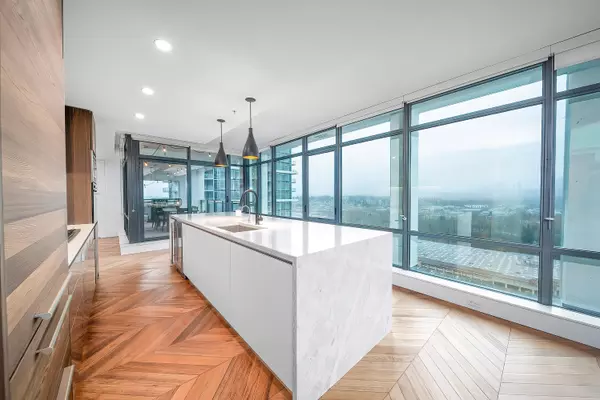 Burnaby, BC V5C 0K2,2378 Alpha AVE #2802