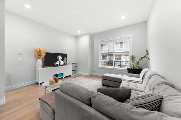 Surrey, BC V3Z 0E5,2855 158 ST #51