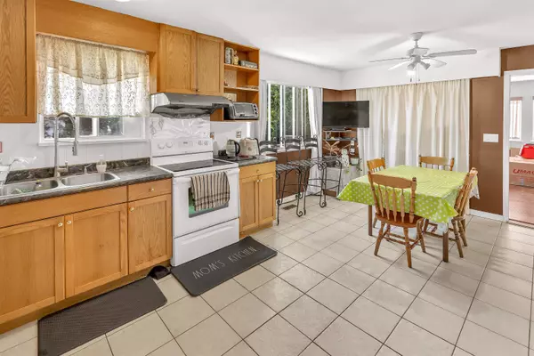 Port Coquitlam, BC V3B 2L9,1609 Kent AVE