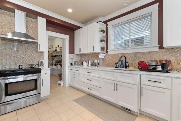 Chilliwack, BC V2R 0R4,47202 Skyline DR