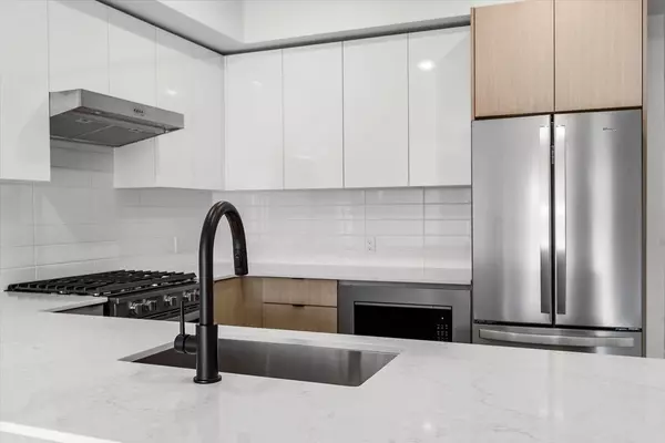 Port Coquitlam, BC V3C 1W7,2277 Hawthorne AVE #207