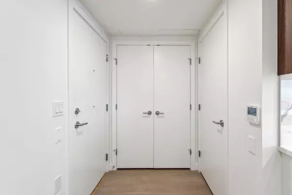 Burnaby, BC V3N 0J4,7683 Park CRES #1808