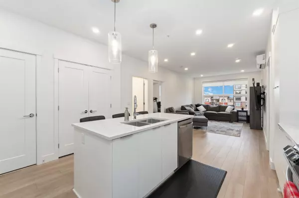 Maple Ridge, BC V2X 1C7,22633 Selkirk AVE #415