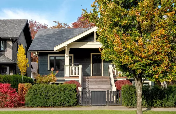 Vancouver, BC V5Y 1Z1,305 W 16th AVE