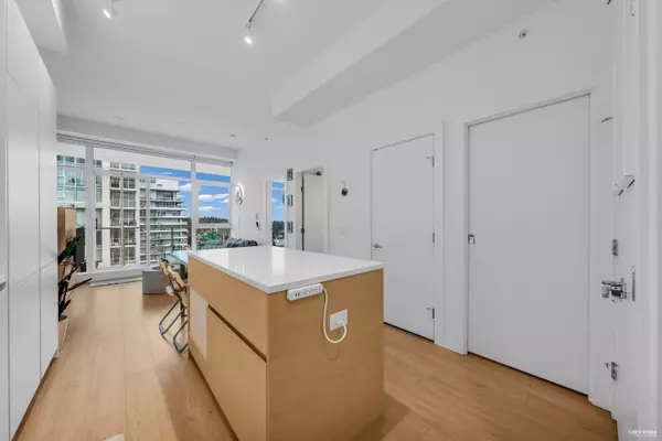 Coquitlam, BC V3J 0K3,652 Whiting WAY #2809