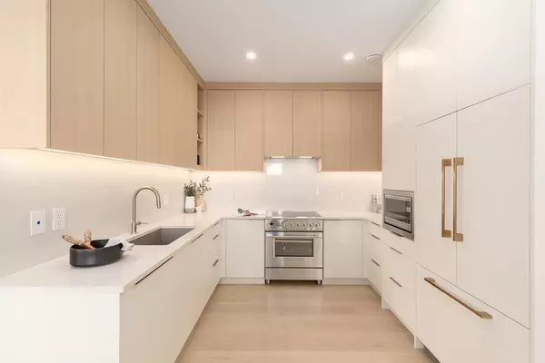 Vancouver, BC V5R 3M9,5405 Wales ST