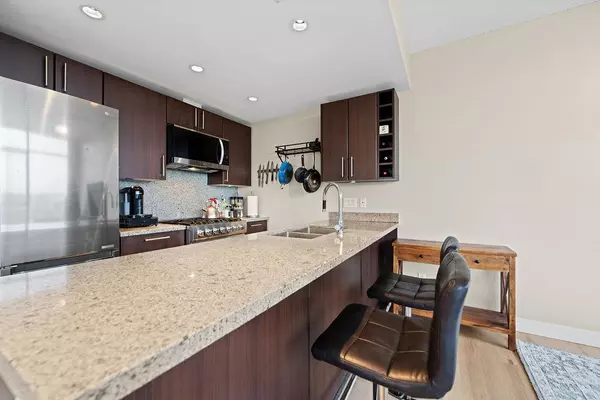 168 W 1st AVE #1708 Vancouver, BC V5Y 0H6