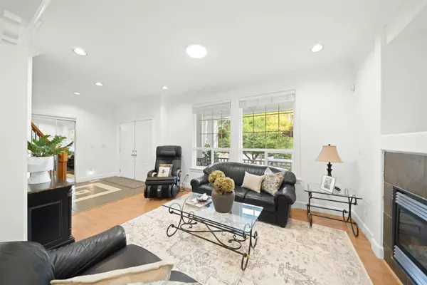 Surrey, BC V3S 0W2,6353 166 ST