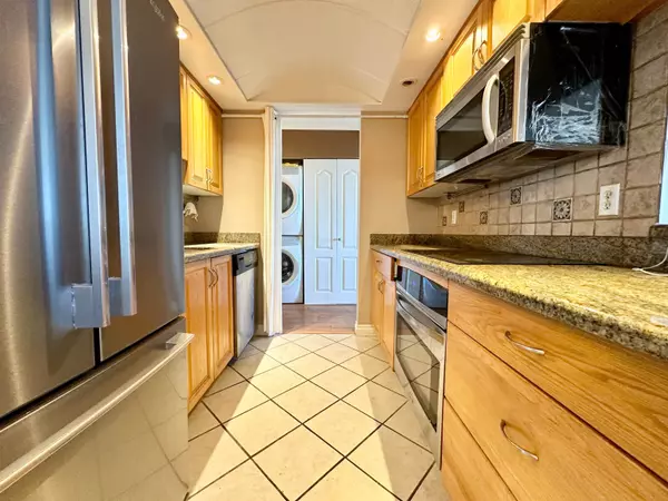 6595 Willingdon Ave #1106 Burnaby, BC V5H 4E5