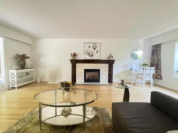 West Vancouver, BC V7V 3H9,3791 Southridge AVE