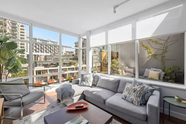 108 E 1st AVE #711 Vancouver, BC V5T 0E4