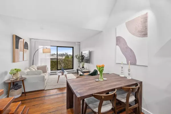 North Vancouver, BC V7M 1H8,251 W 4th ST #311