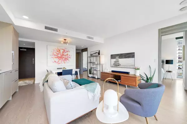 Vancouver, BC V6Z 0E7,89 Nelson ST #2006