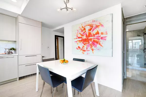 Vancouver, BC V6Z 0E7,89 Nelson ST #2006