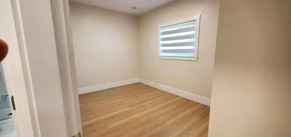 Surrey, BC V3T 4S5,10758 142 ST #B