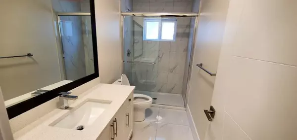 Surrey, BC V3T 4S5,10758 142 ST #B