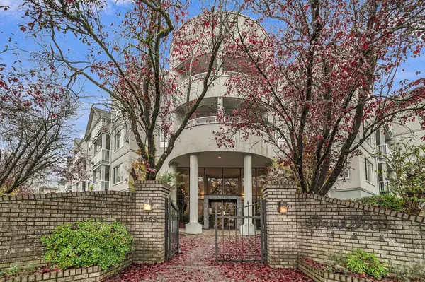 5465 201 ST #303, Langley, BC V3A 1P8