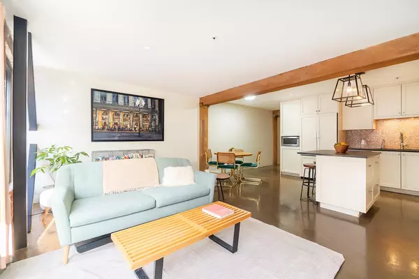 Vancouver, BC V6B 2R9,1066 Hamilton ST #203