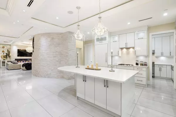 348 Moyne DR West Vancouver, BC V7S 1J5