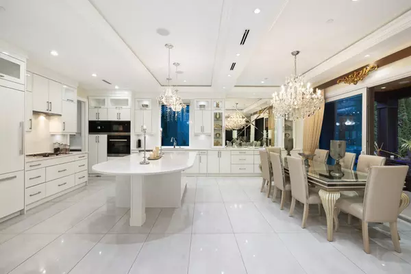 348 Moyne DR West Vancouver, BC V7S 1J5