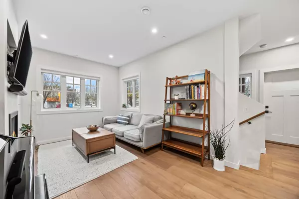 908 E 17th AVE Vancouver, BC V5V 1C2