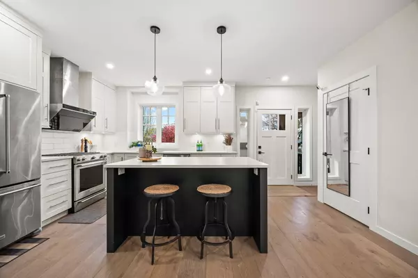 Vancouver, BC V5V 1C2,908 E 17th AVE