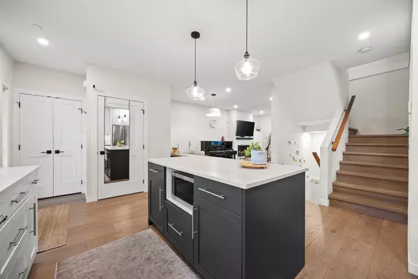 Vancouver, BC V5V 1C2,908 E 17th AVE