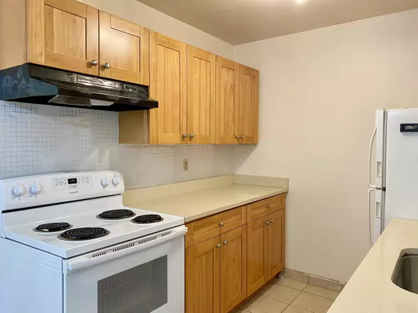 7240 Lindsay RD #205 Richmond, BC V7C 3M6