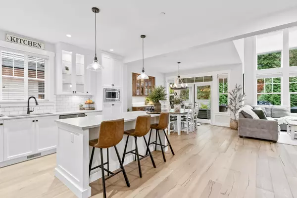 Cultus Lake, BC V2R 0Z4,43360 Creekside CIR