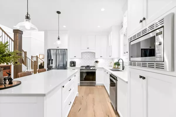 Cultus Lake, BC V2R 0Z4,43360 Creekside CIR