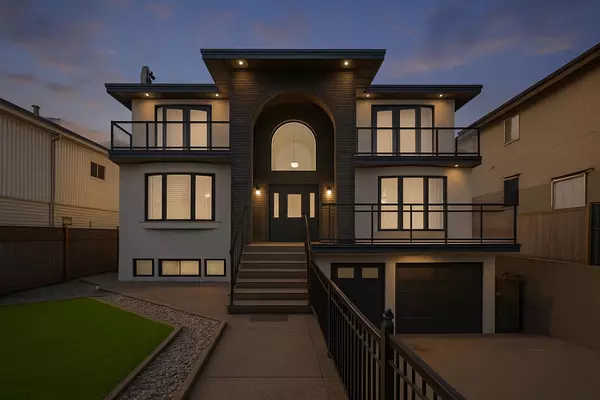 Burnaby, BC V3N 3T3,7563 1st ST