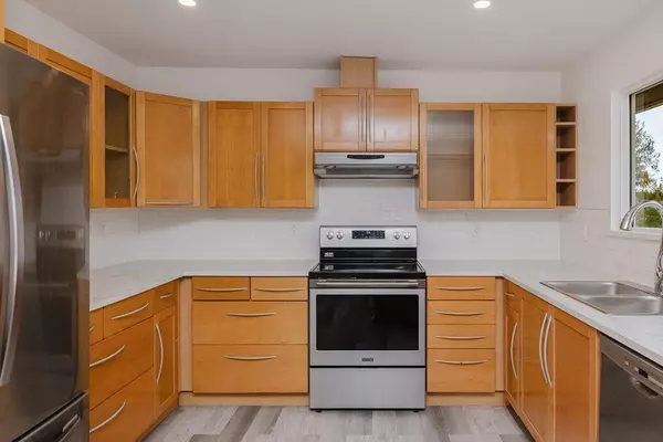 Sechelt, BC V7Z 0B1,4357 Cameo RD